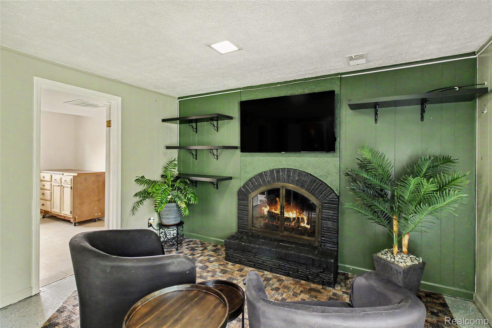 829 Holly Bush Drive
