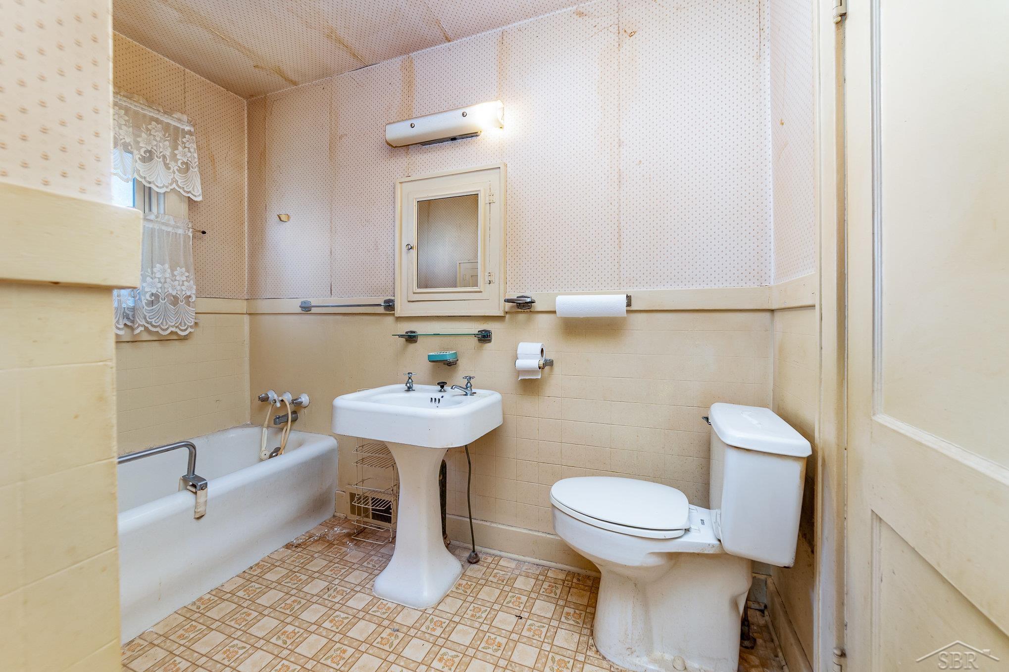 Buena Vista Charter Township Saginaw, Michigan 48601, United States, 4 Bedrooms Bedrooms, ,1 BathroomBathrooms,Residential,Active,122068