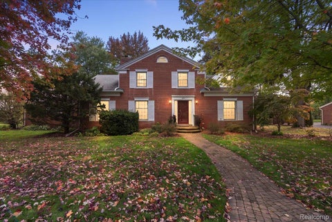Photo of 420 Tilbury Road, Bloomfield Charter Township, MI 48301 (MLS # 20261085363)