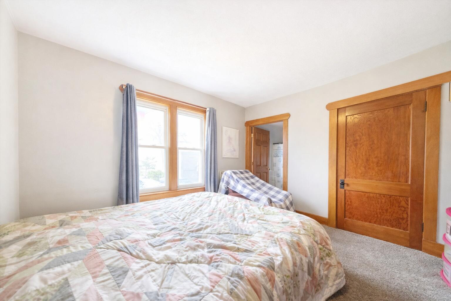 856 Capital Avenue NE