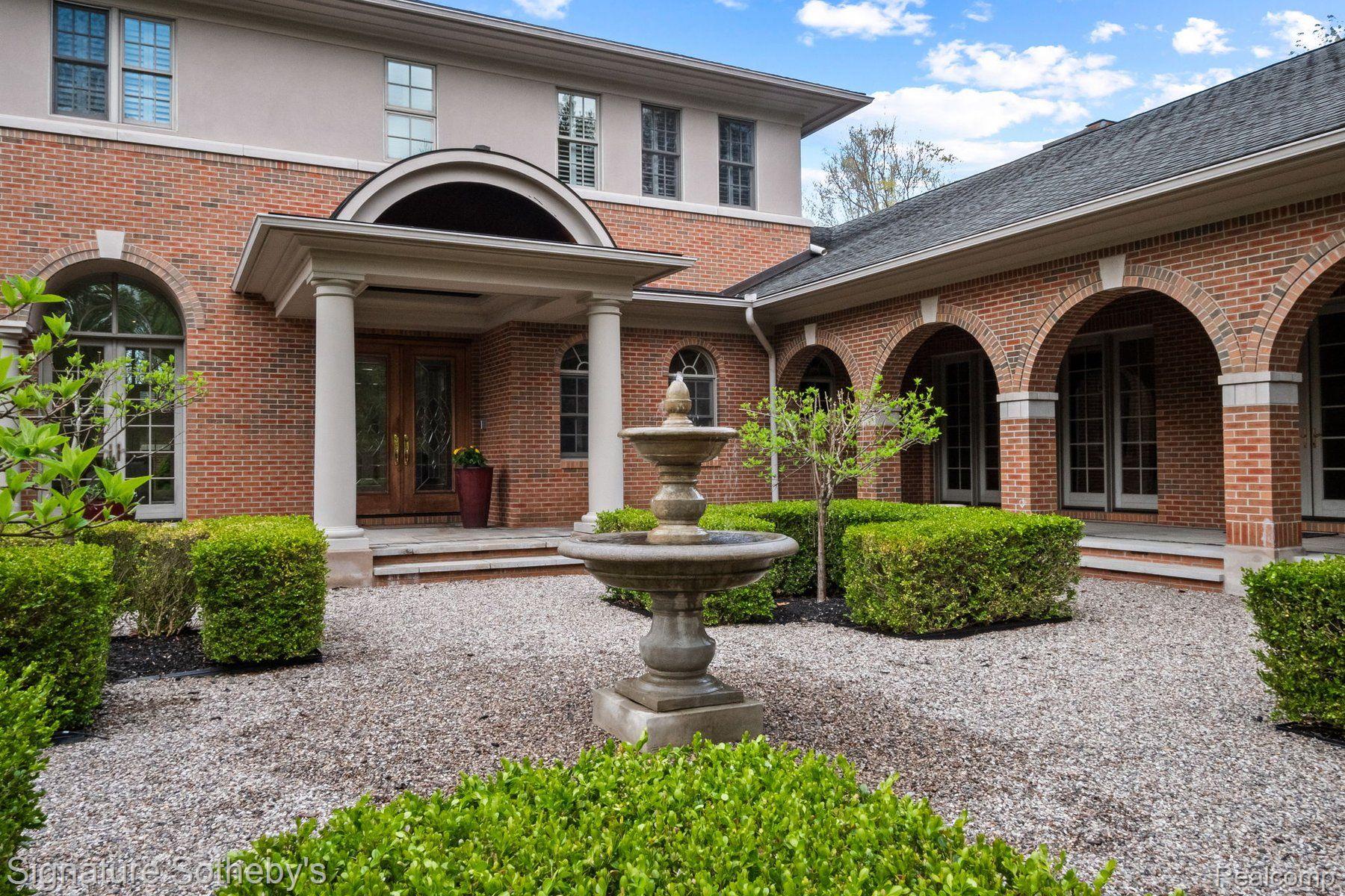 230 CORRIE Road