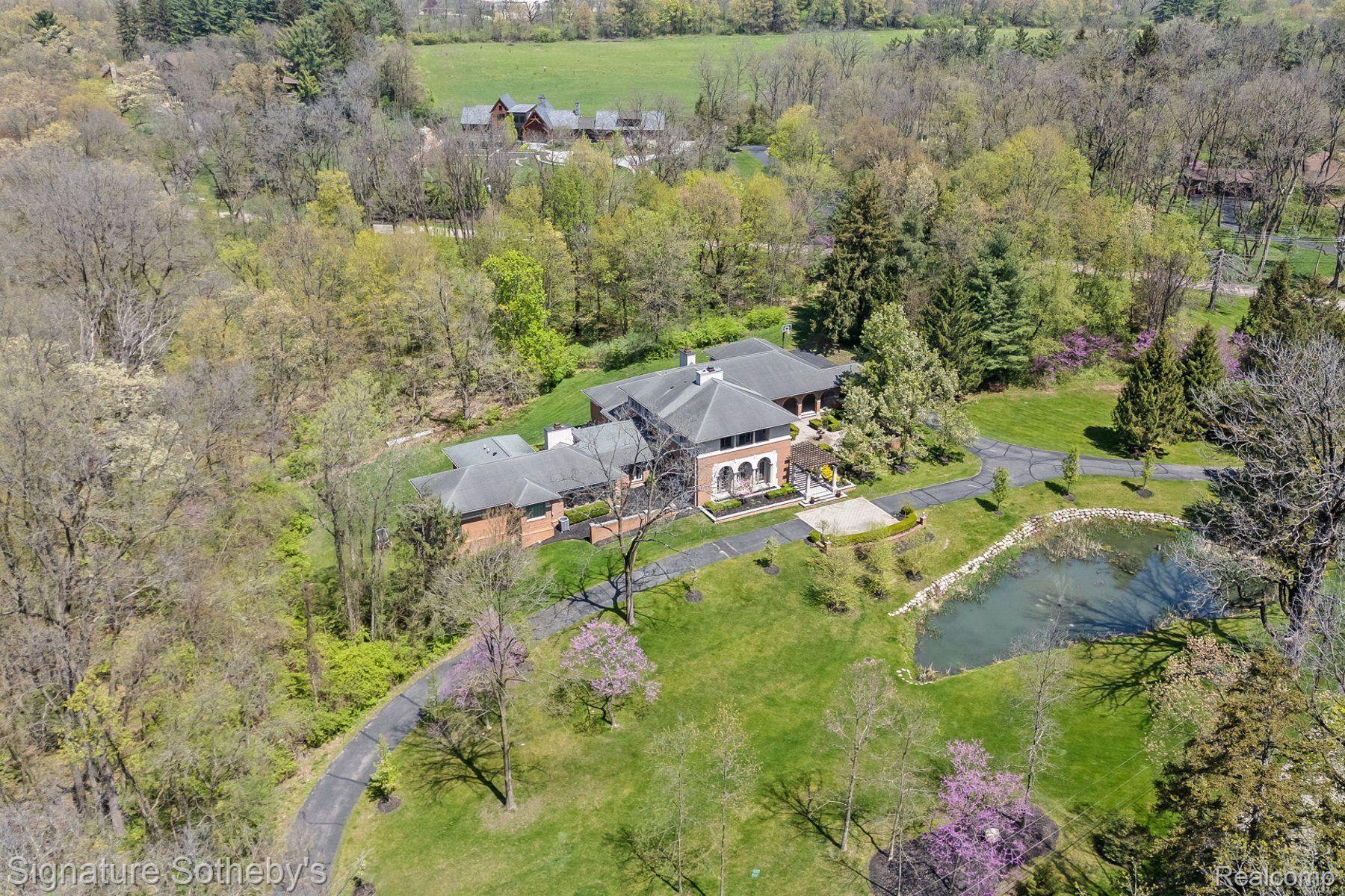 230 CORRIE Road
