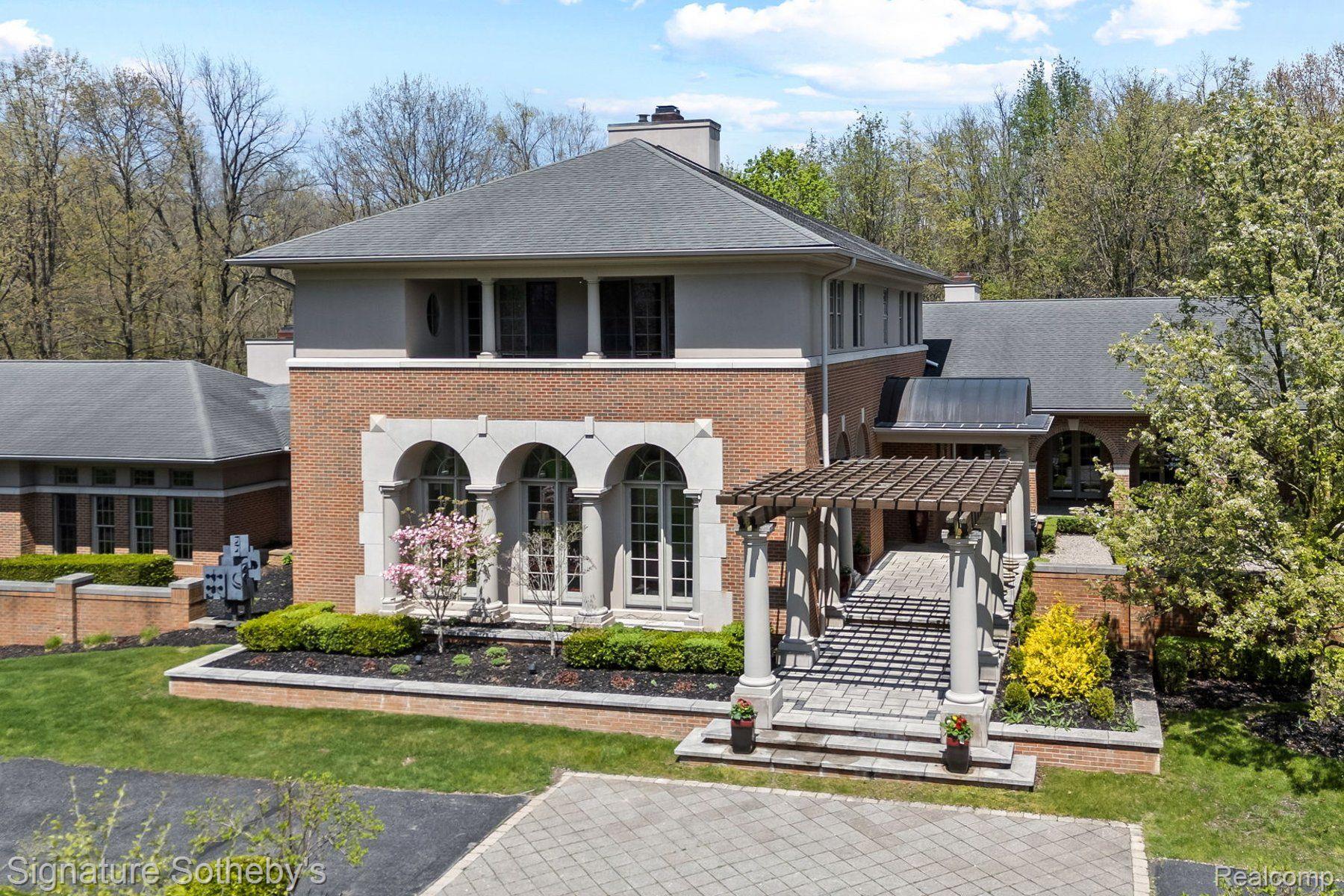 230 CORRIE Road