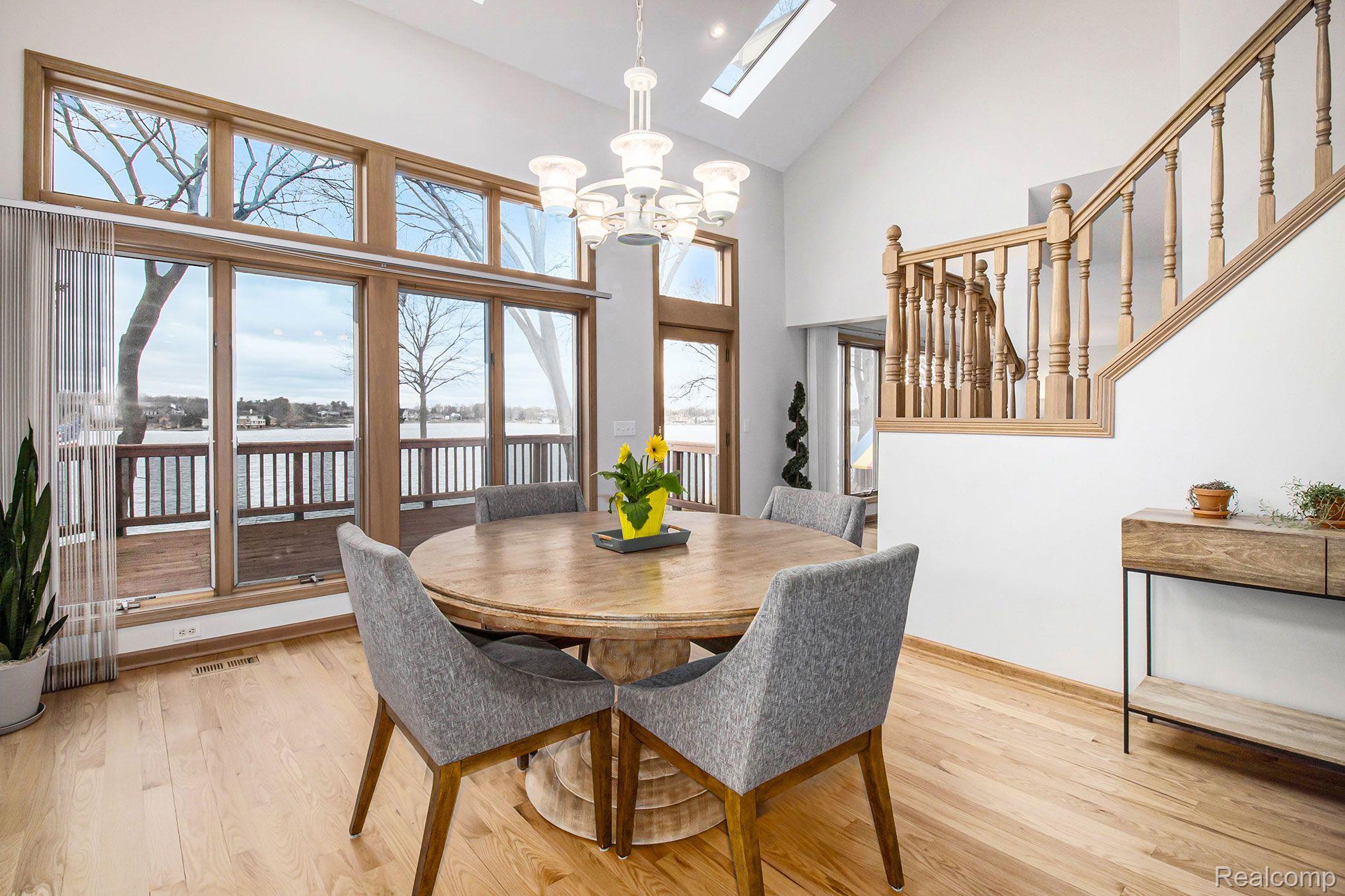 Fenton City Genesee, Michigan 48430, United States, 5 Bedrooms Bedrooms, ,4 BathroomsBathrooms,Residential,Active,112247