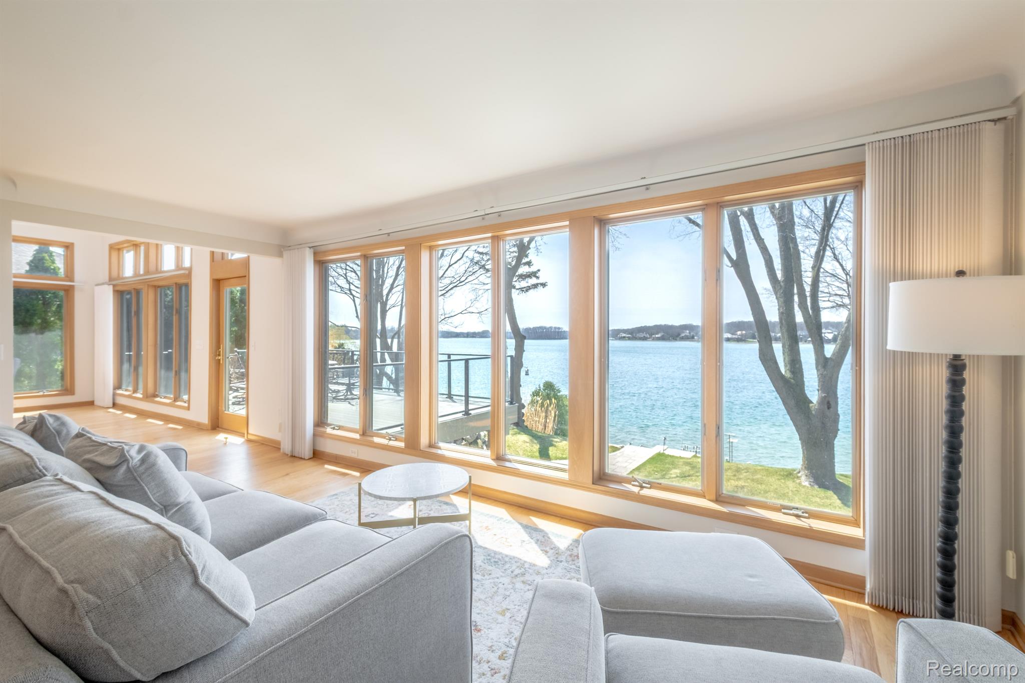 Fenton City Genesee, Michigan 48430, United States, 5 Bedrooms Bedrooms, ,4 BathroomsBathrooms,Residential,Active,112247