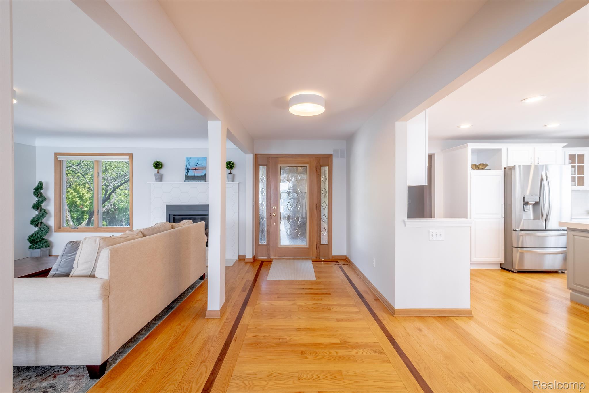 Fenton City Genesee, Michigan 48430, United States, 5 Bedrooms Bedrooms, ,4 BathroomsBathrooms,Residential,Active,112247