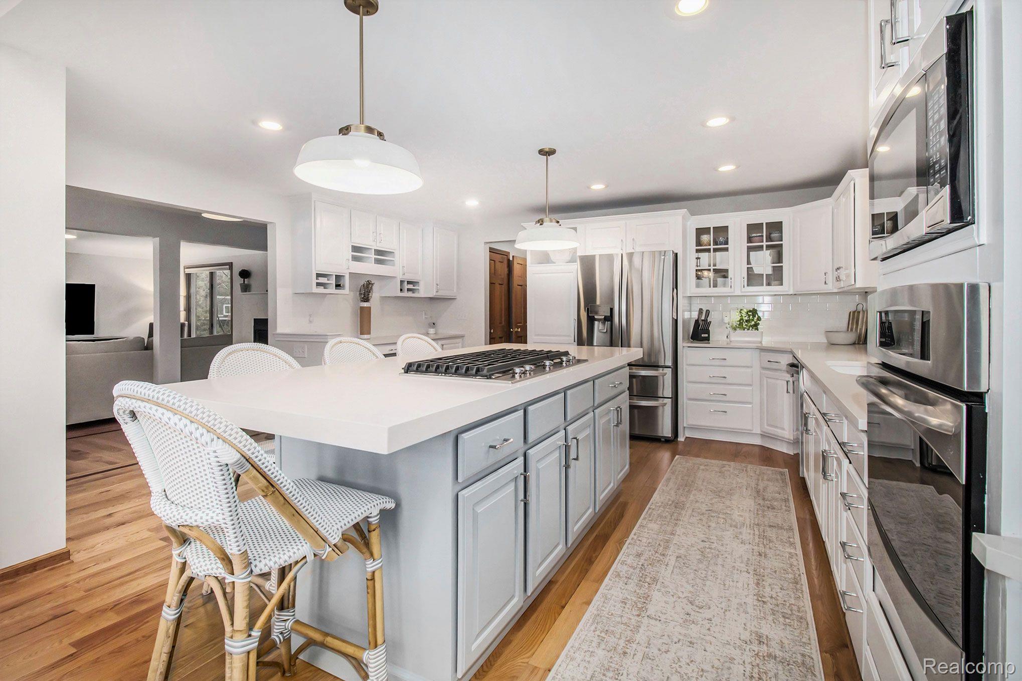 Fenton City Genesee, Michigan 48430, United States, 5 Bedrooms Bedrooms, ,4 BathroomsBathrooms,Residential,Active,112247