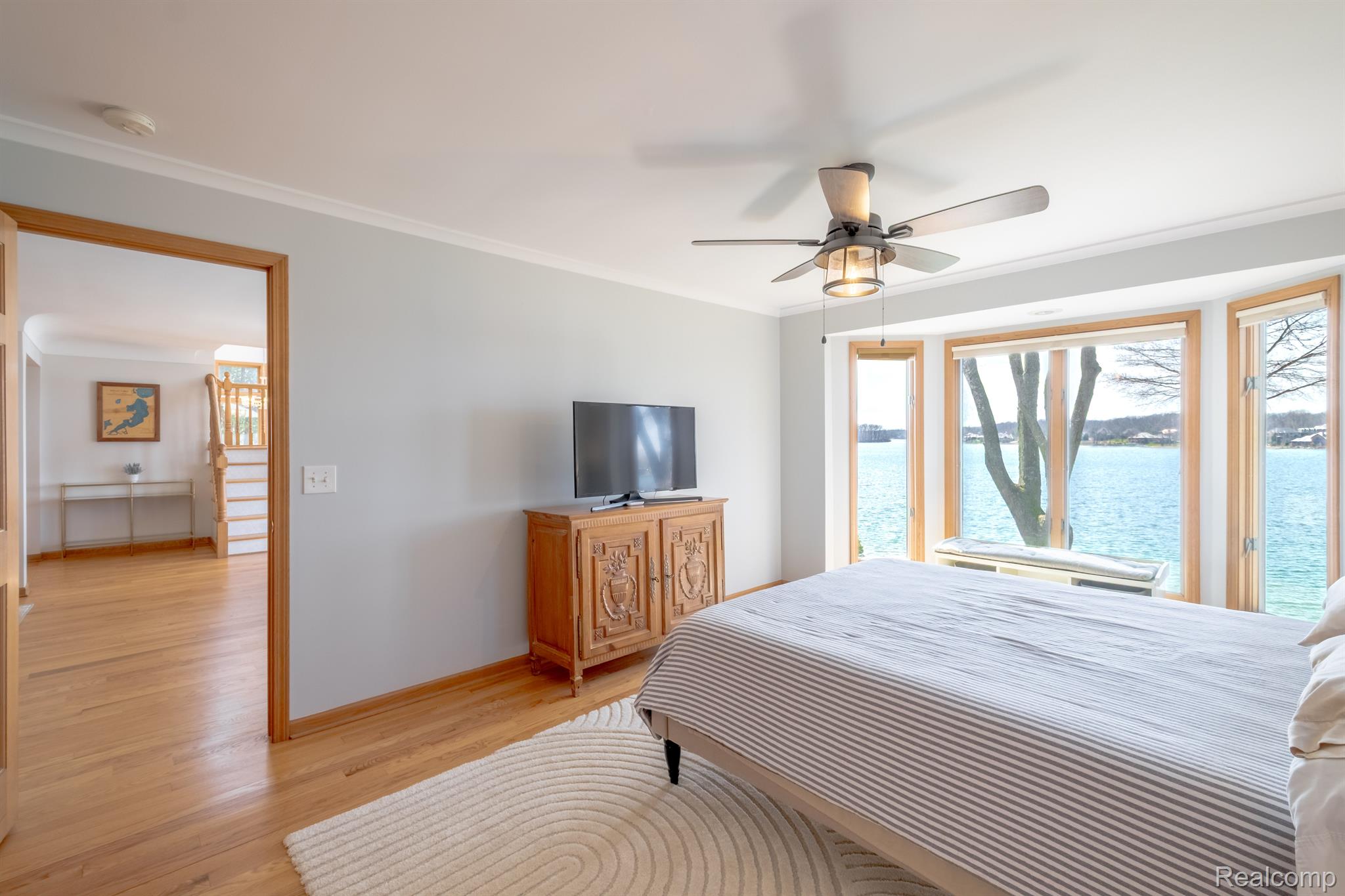 Fenton City Genesee, Michigan 48430, United States, 5 Bedrooms Bedrooms, ,4 BathroomsBathrooms,Residential,Active,112247