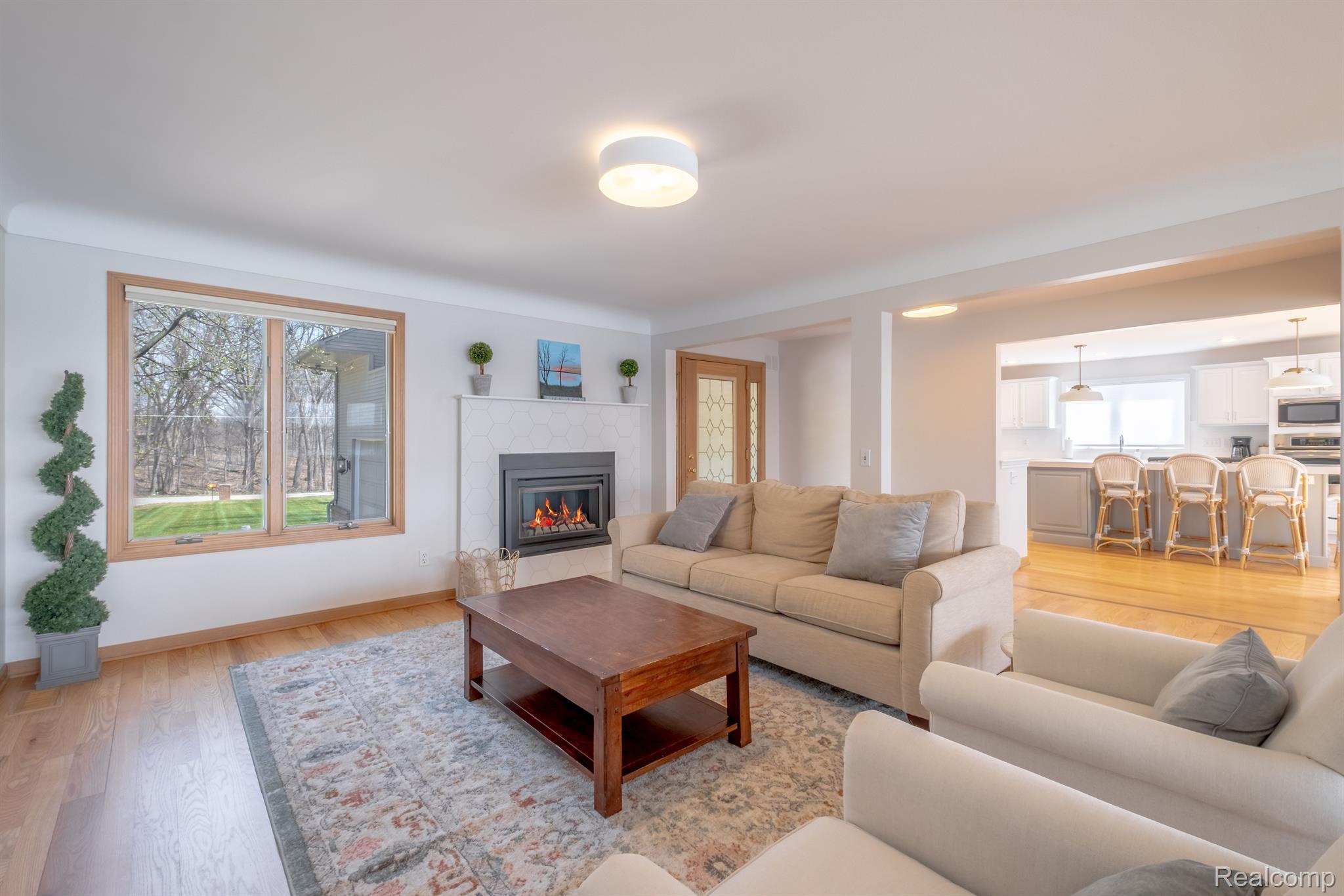 Fenton City Genesee, Michigan 48430, United States, 5 Bedrooms Bedrooms, ,4 BathroomsBathrooms,Residential,Active,112247