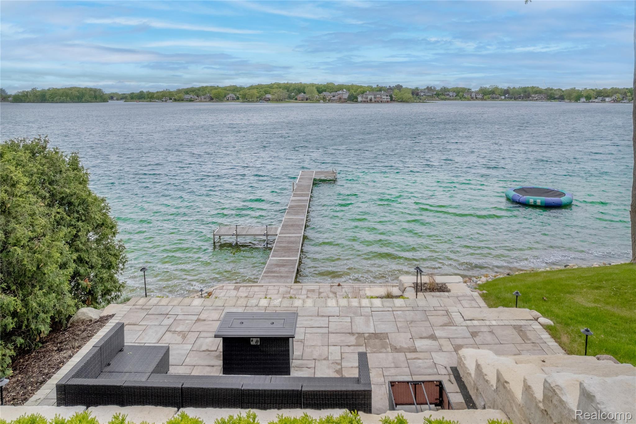 Fenton City Genesee, Michigan 48430, United States, 5 Bedrooms Bedrooms, ,4 BathroomsBathrooms,Residential,Active,112247