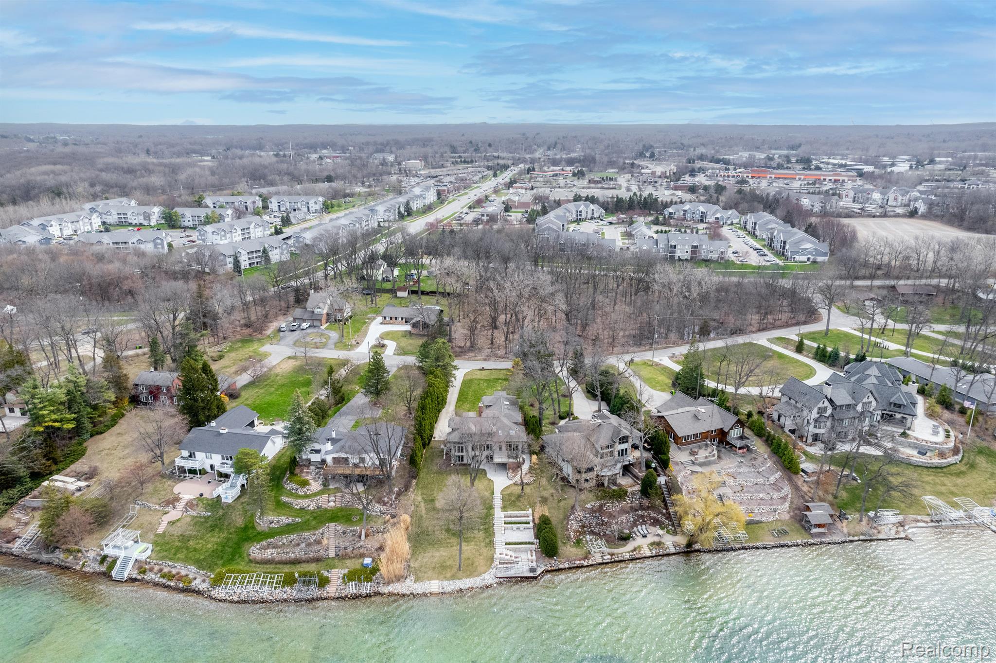 Fenton City Genesee, Michigan 48430, United States, 5 Bedrooms Bedrooms, ,4 BathroomsBathrooms,Residential,Active,112247