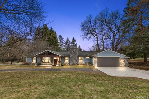 Photo of 1246 Christian Hills Drive, Rochester Hills City, MI 48309 (MLS # 20261019028)