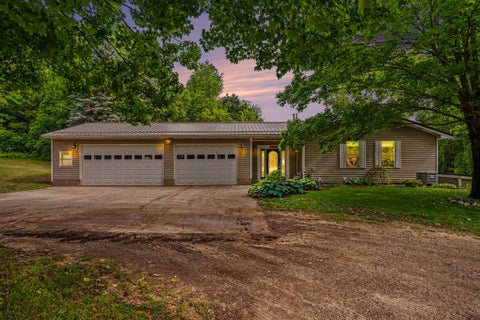 Photo of 2430 W Woodrow Road, Shelby Township, MI 49455 (MLS # 67026031714)
