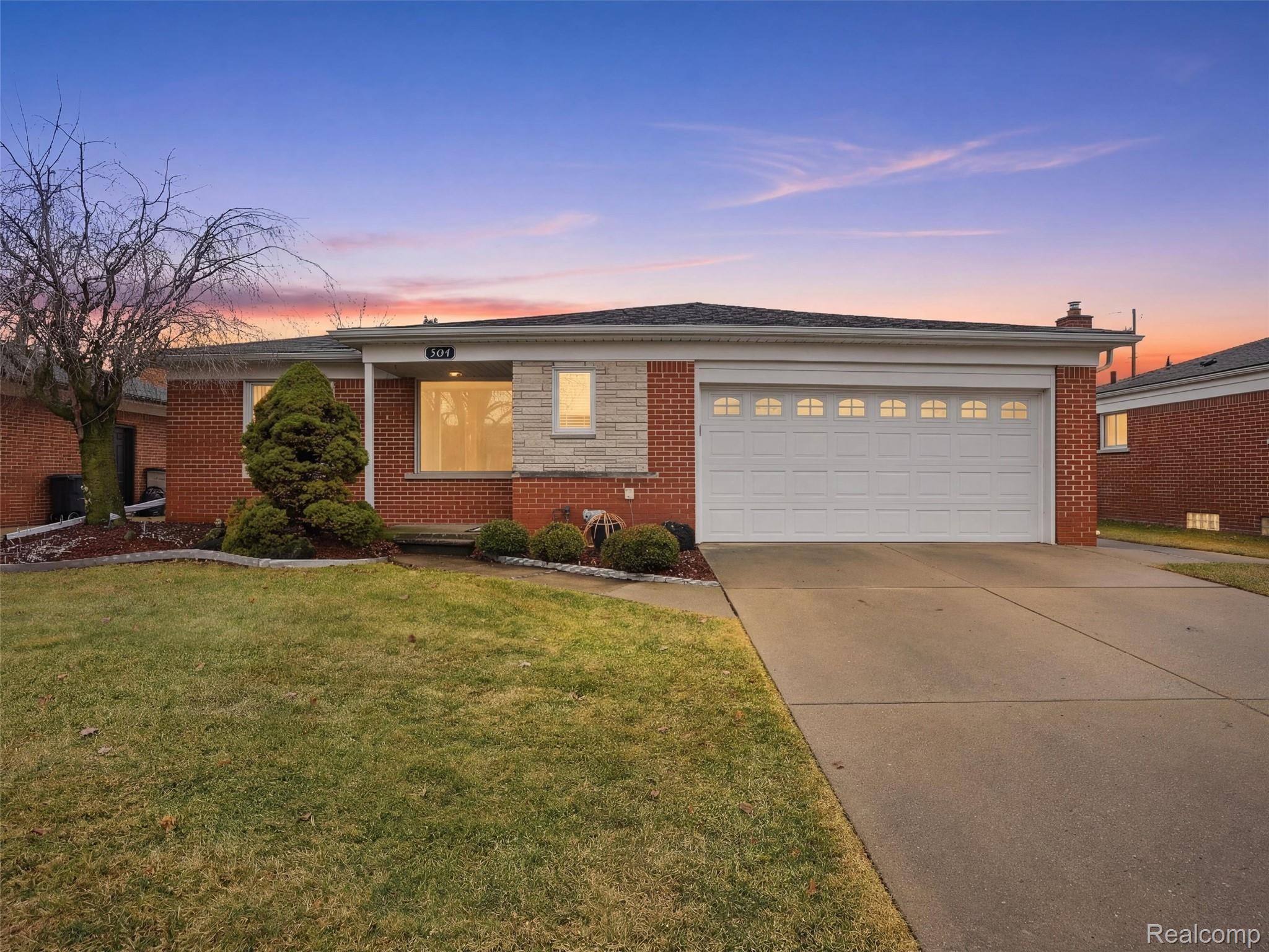 7697 Carrousel Boulevard