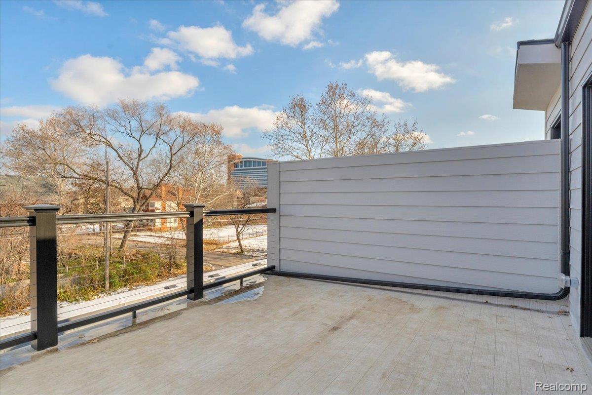 Detroit City, Michigan 48208, United States, 2 Bedrooms Bedrooms, ,3 BathroomsBathrooms,Residential,Active,232383