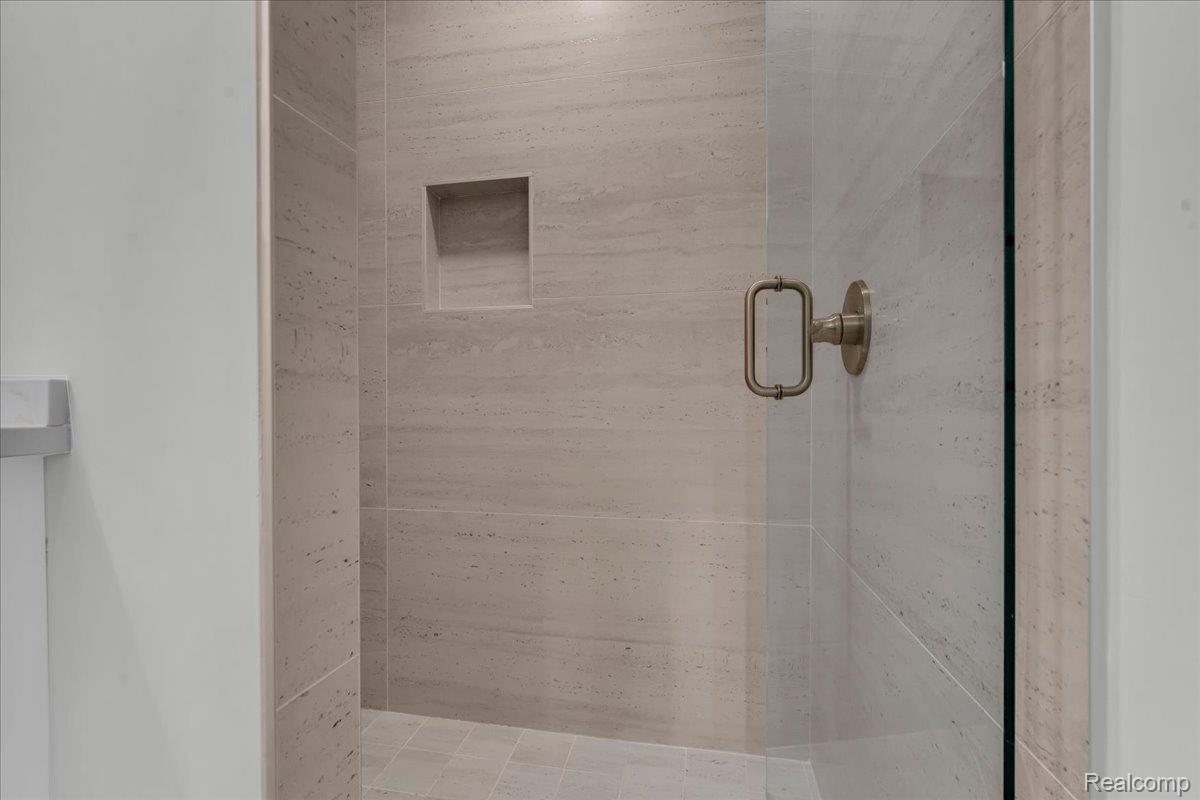 Detroit City, Michigan 48208, United States, 2 Bedrooms Bedrooms, ,3 BathroomsBathrooms,Residential,Active,232383