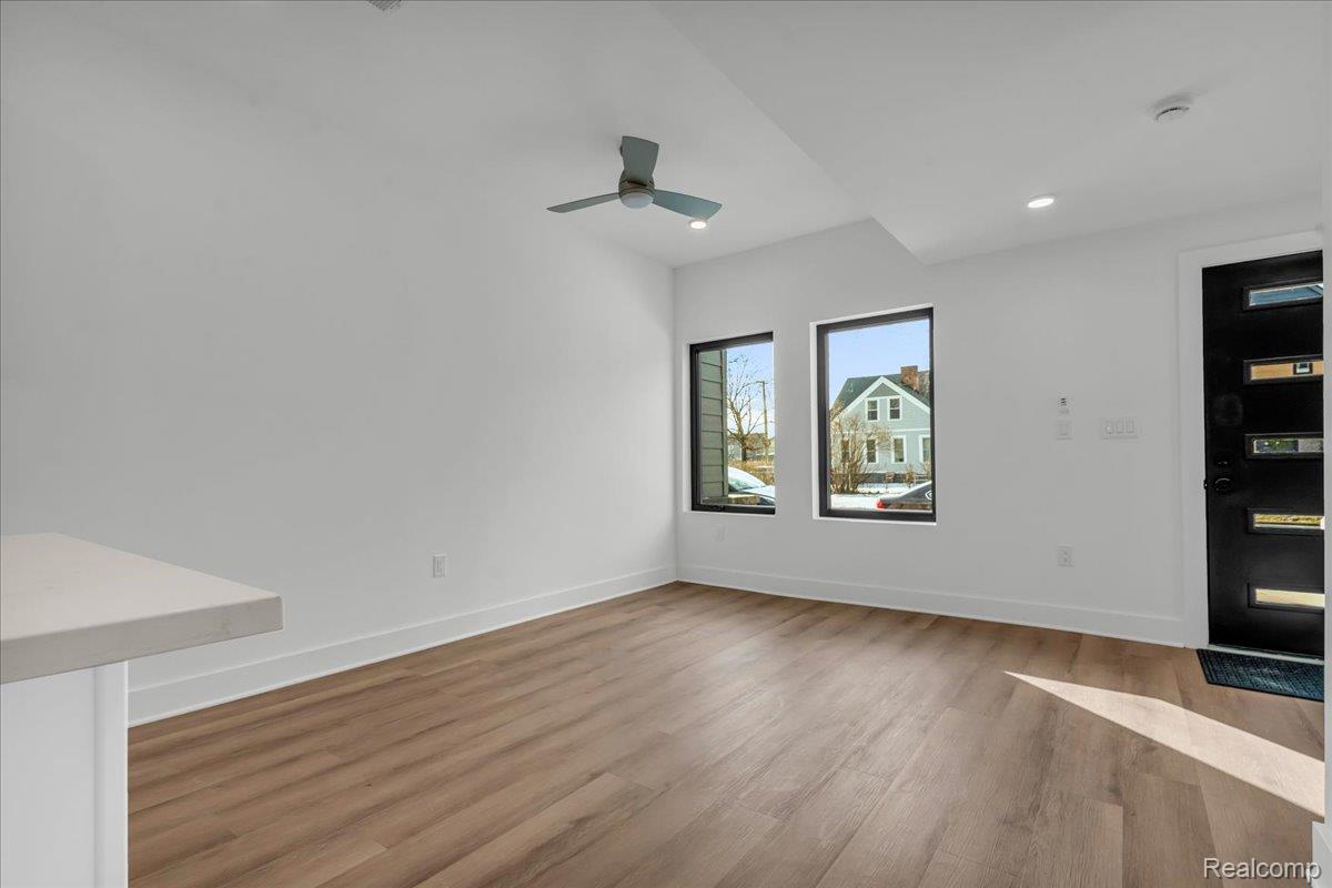 Detroit City, Michigan 48208, United States, 2 Bedrooms Bedrooms, ,3 BathroomsBathrooms,Residential,Active,232383