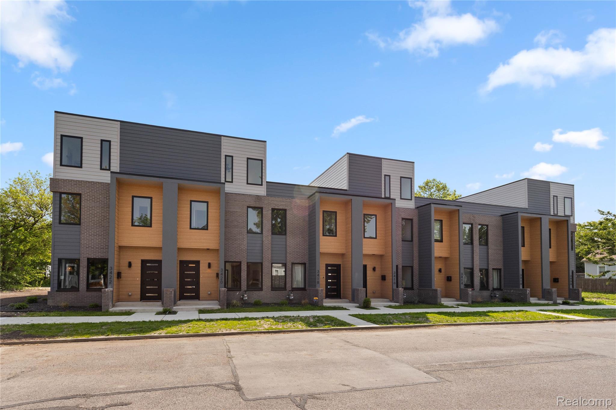 Detroit City, Michigan 48208, United States, 2 Bedrooms Bedrooms, ,3 BathroomsBathrooms,Residential,Active,232383