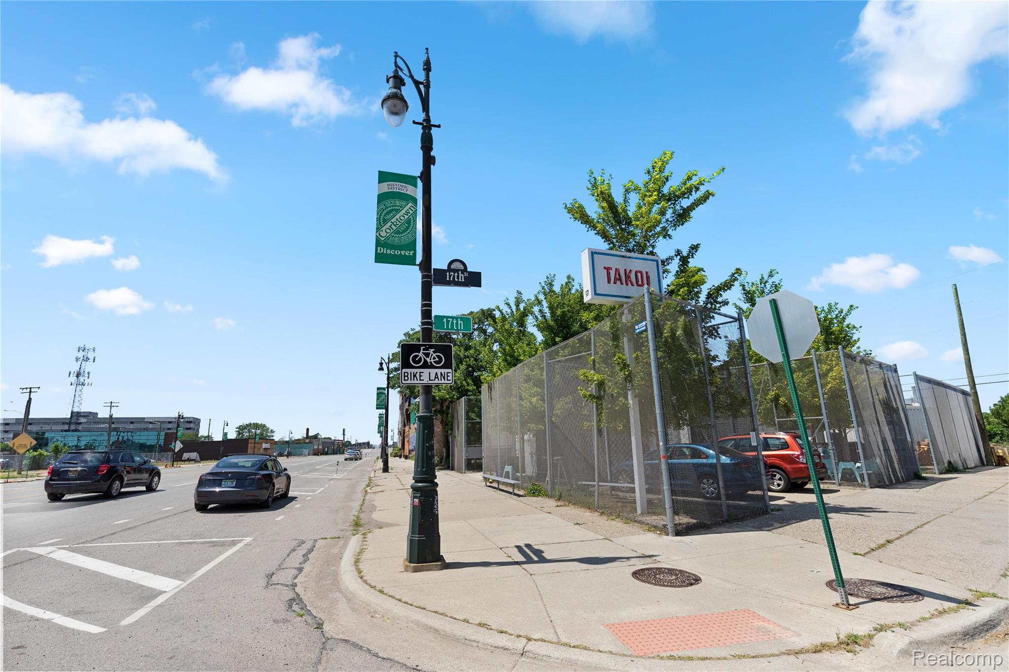 Detroit City, Michigan 48208, United States, 2 Bedrooms Bedrooms, ,3 BathroomsBathrooms,Residential,Active,232383