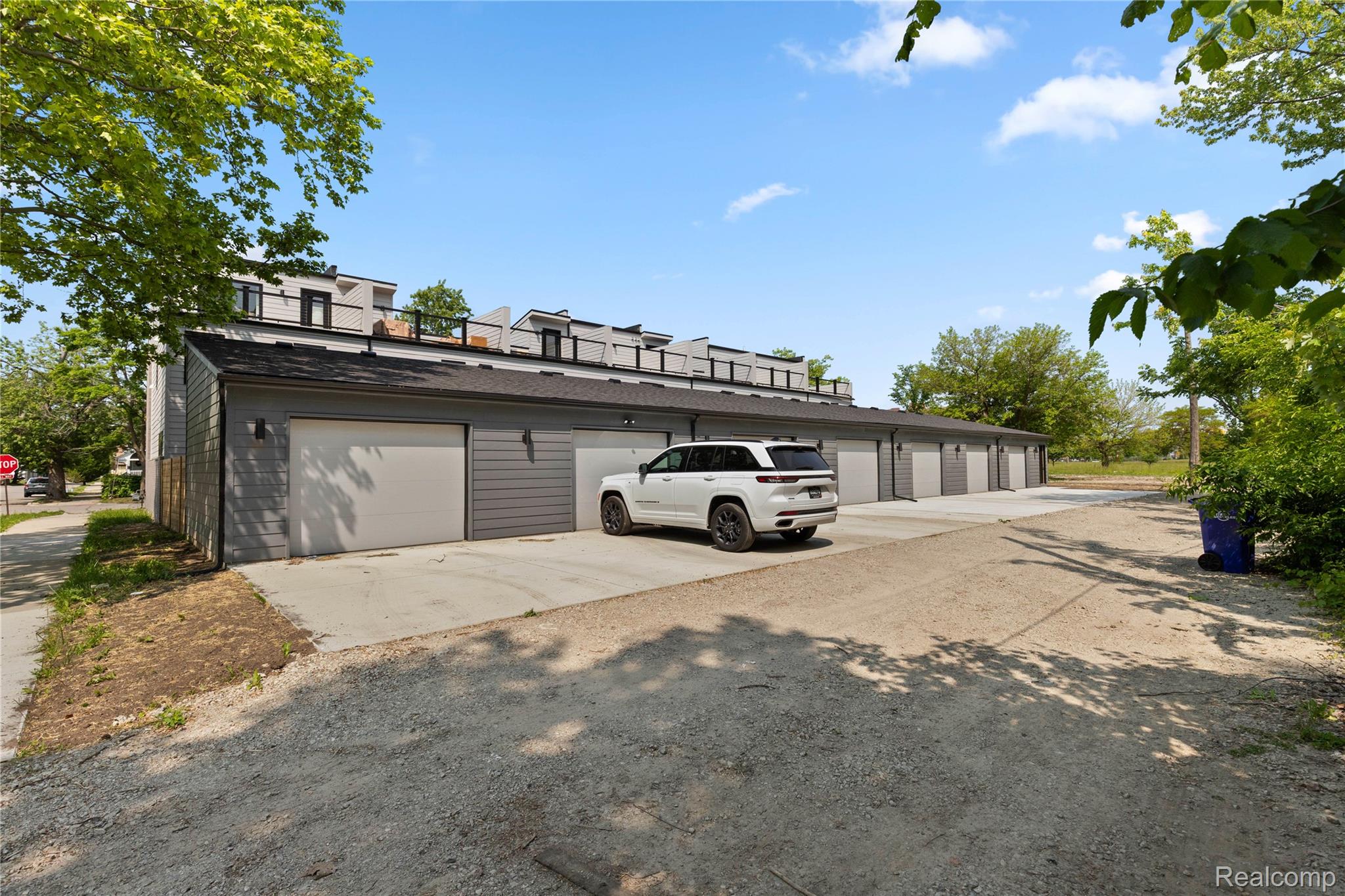 Detroit City, Michigan 48208, United States, 2 Bedrooms Bedrooms, ,3 BathroomsBathrooms,Residential,Active,232383