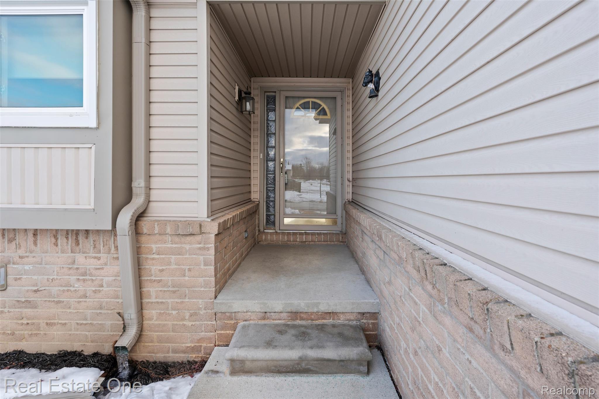 53244 Glen Oak Drive