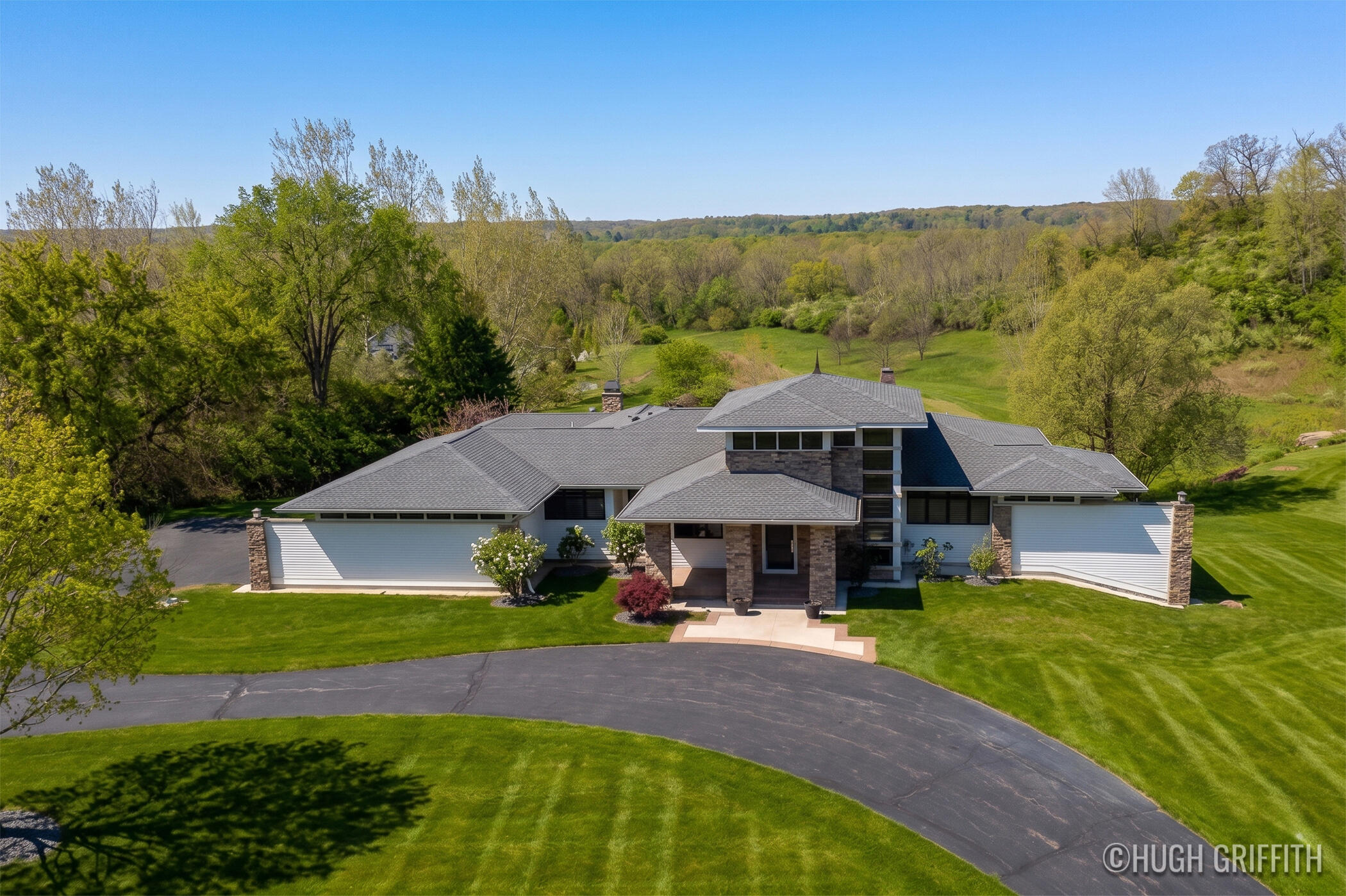 899 Skyevale NE