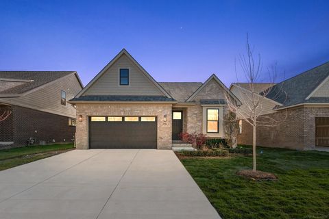 5944 Willow Grove Drive Troy City MI 48085