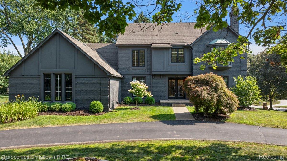 706 Great Oaks Drive