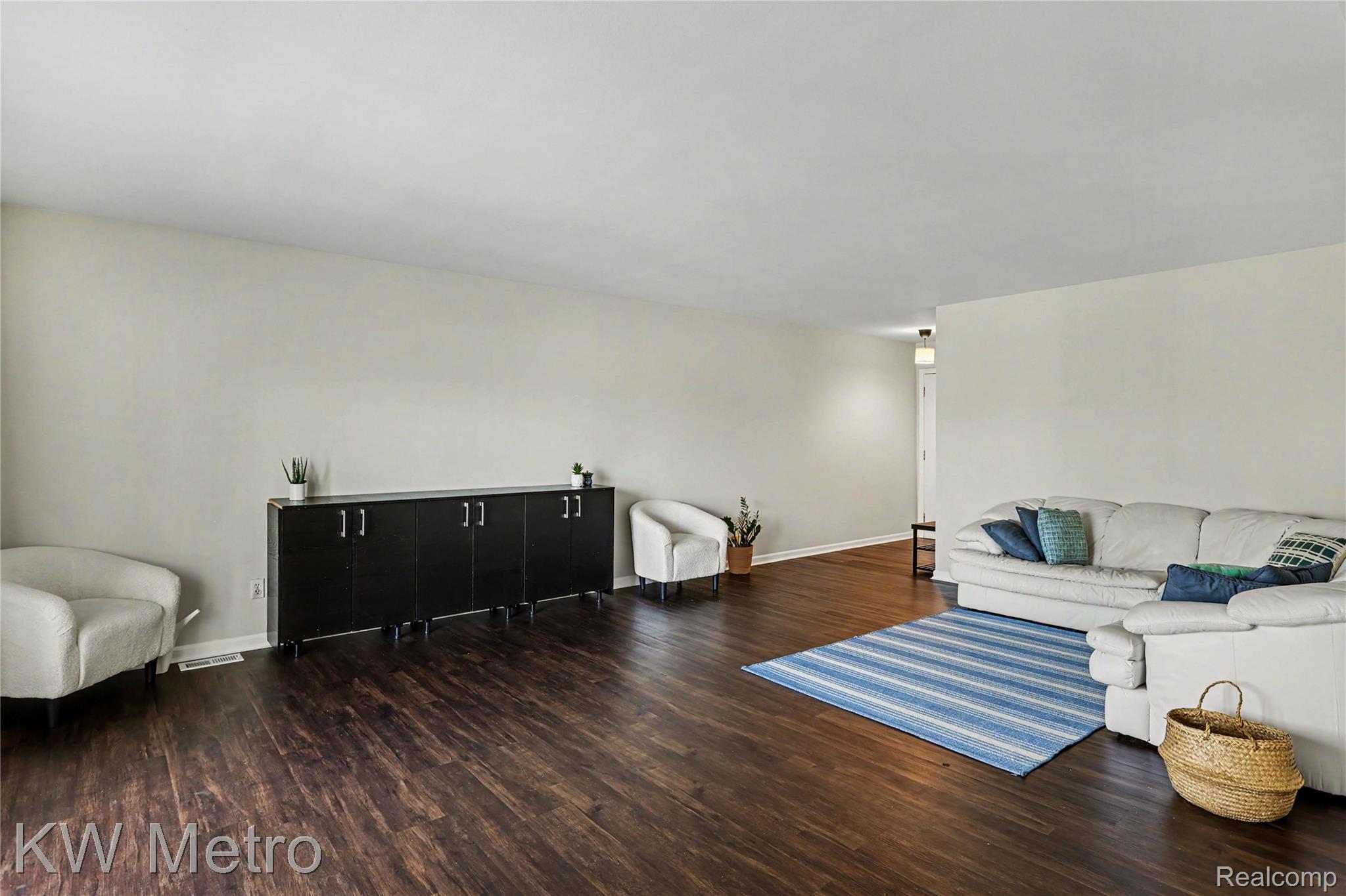 2471 Mulberry Square 15