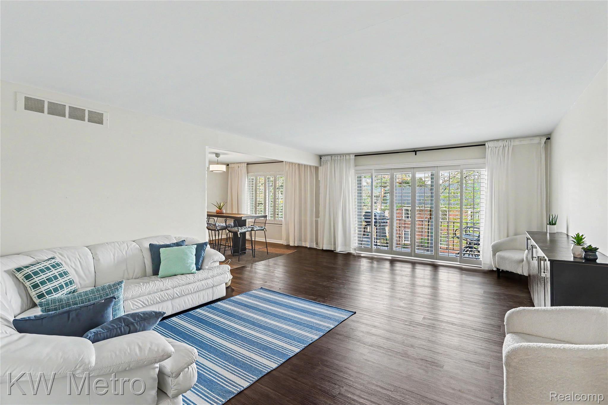 2471 Mulberry Square 15
