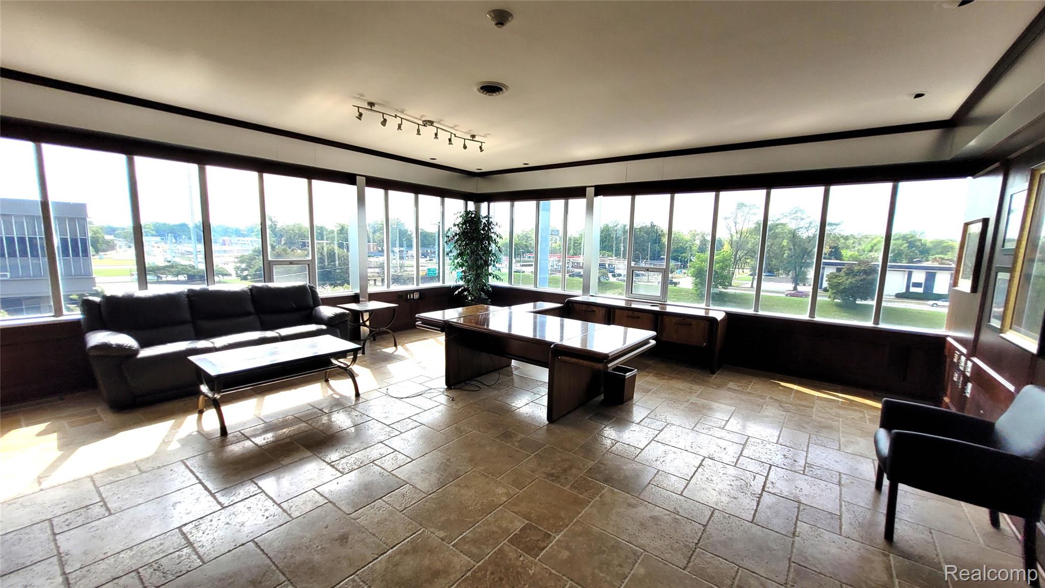 20800 Southfield Road 140