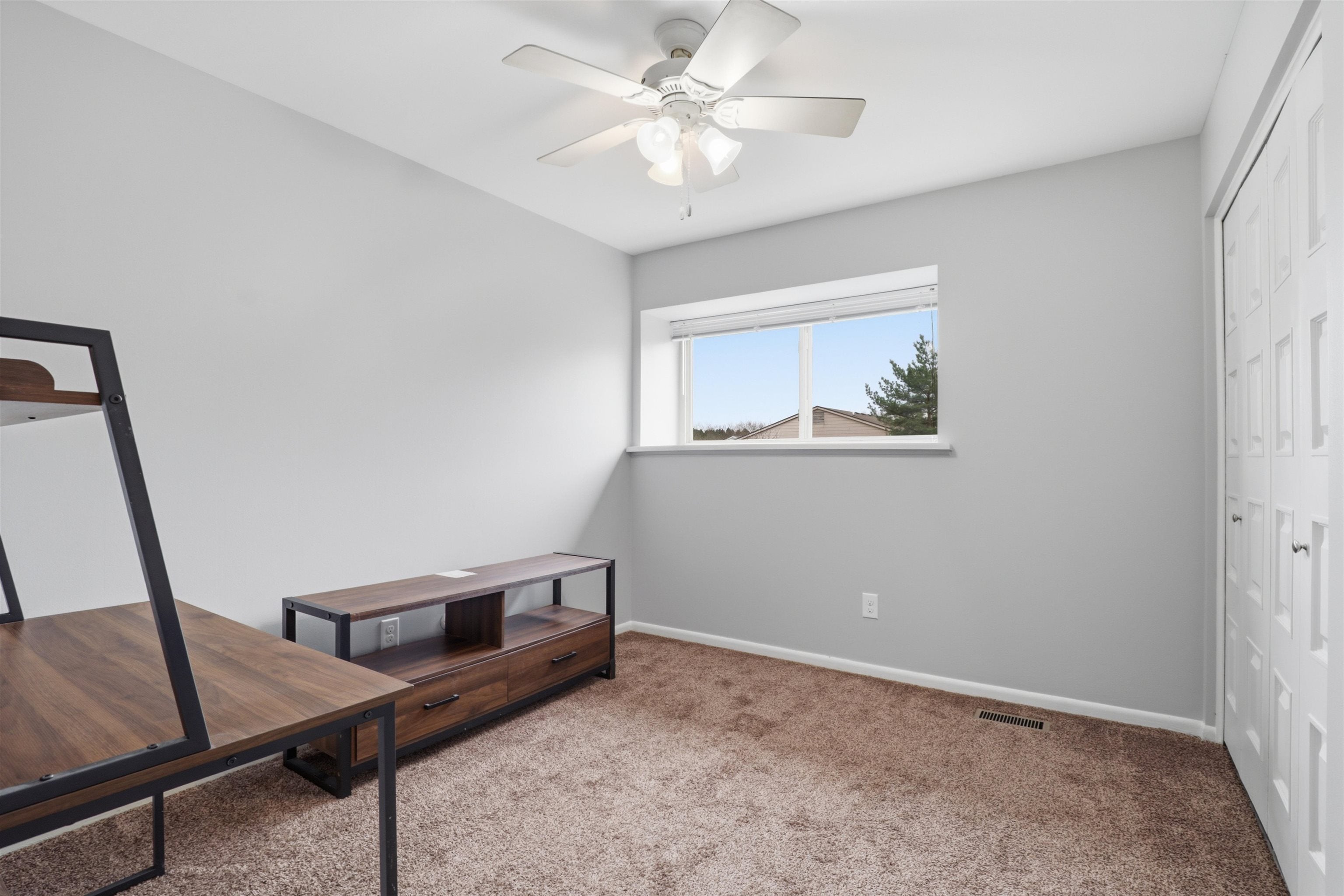 12264 Woodside Drive