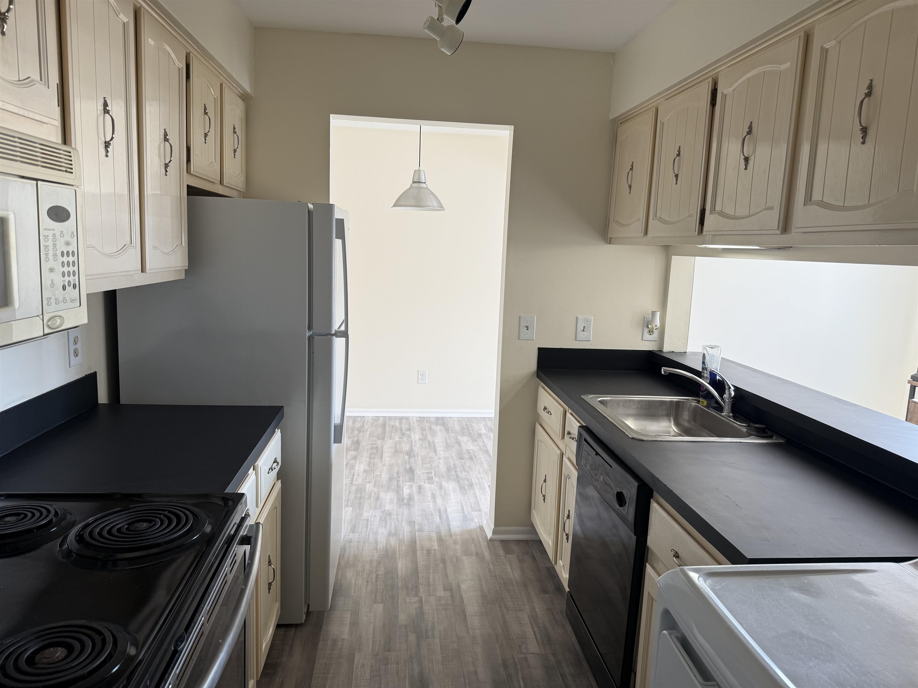 12264 Woodside Drive