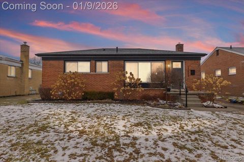 21445 Lakebreeze Street St Clair Shores City MI 48082