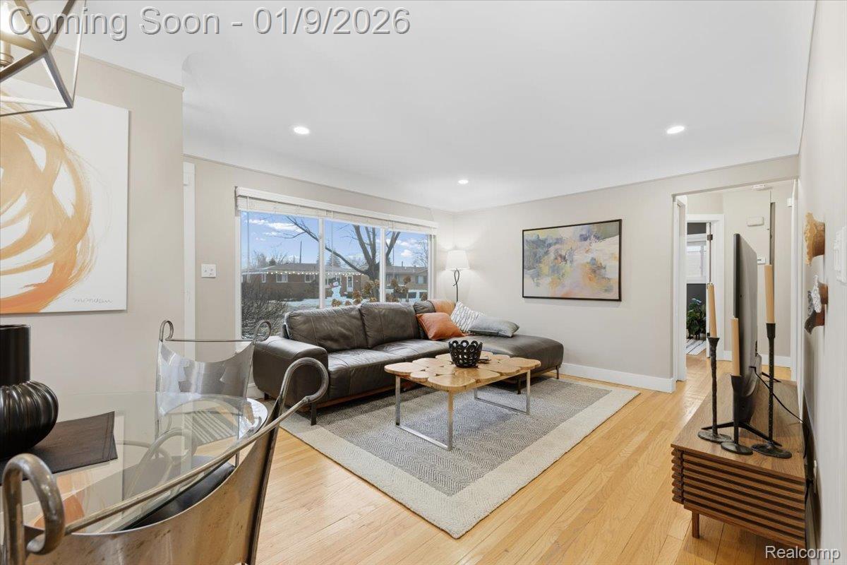 21445 Lakebreeze Street