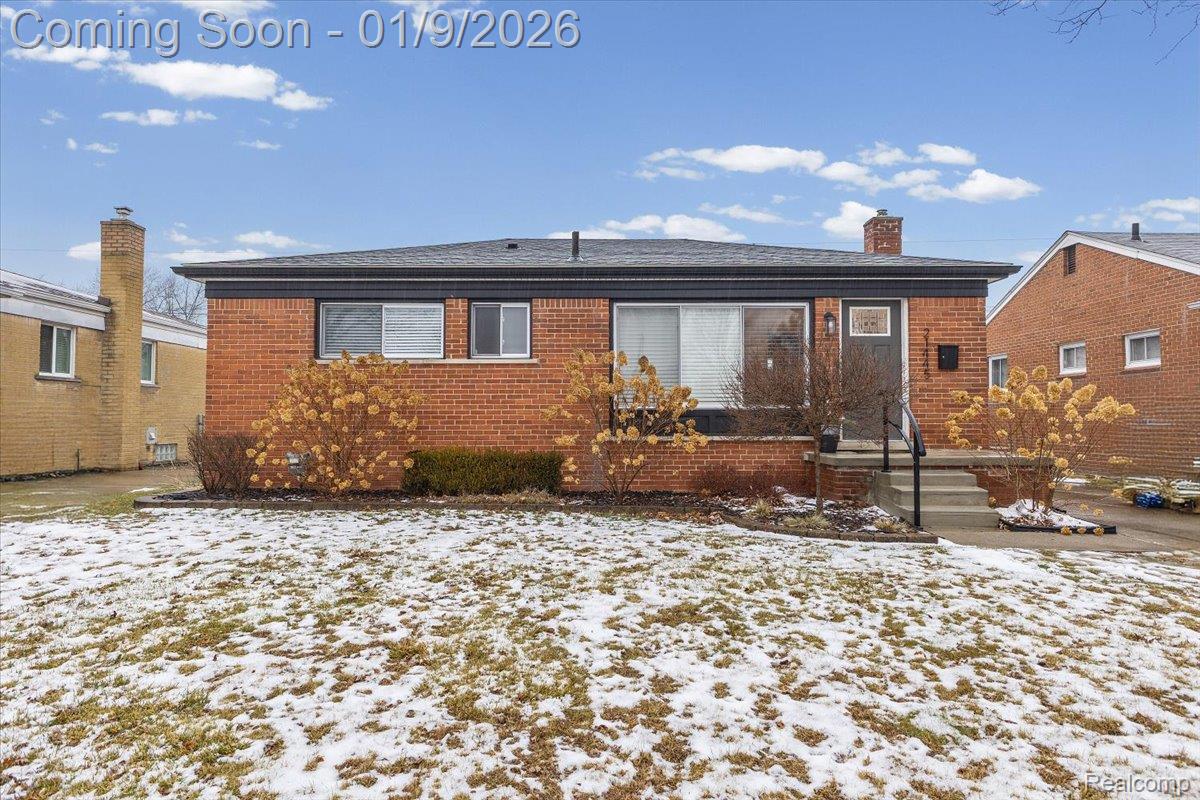 21445 Lakebreeze Street