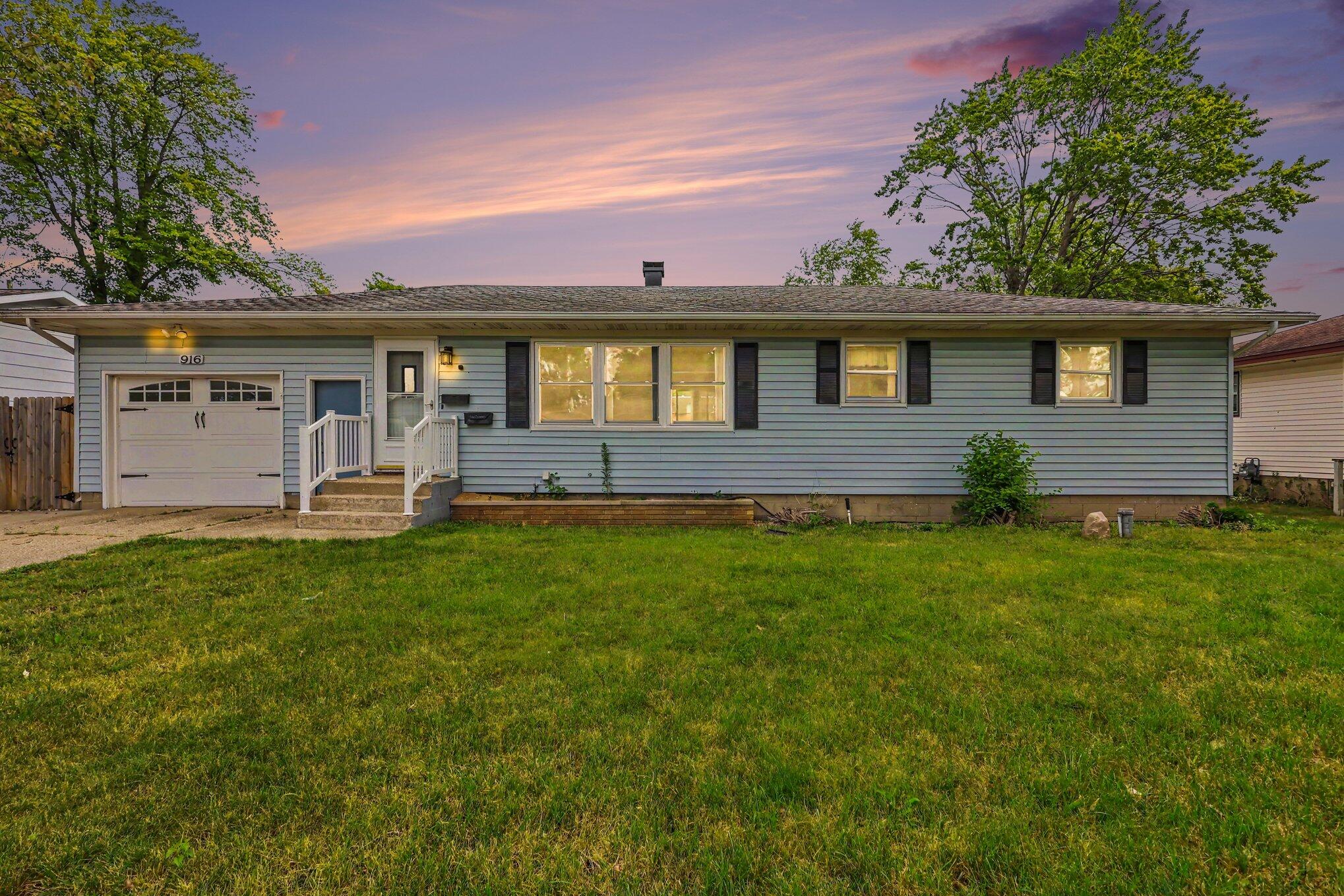 916 Sherwood Road