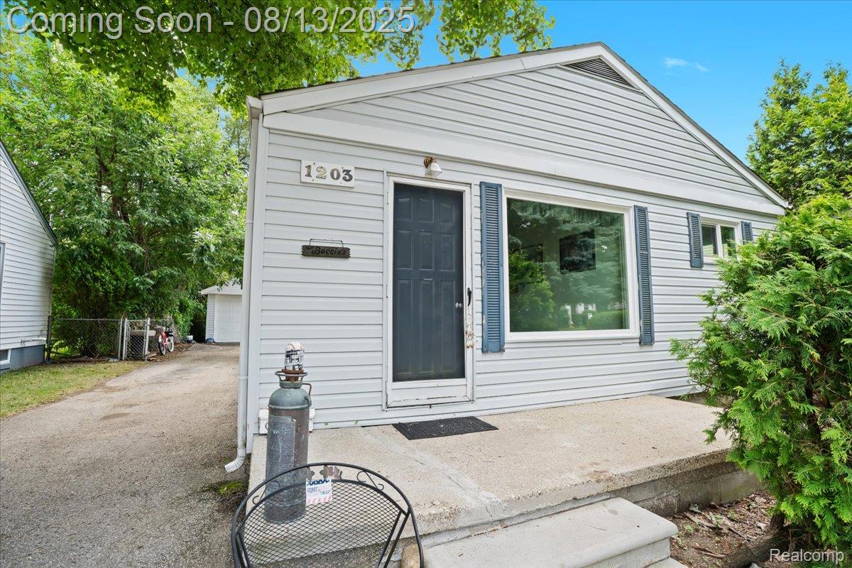 1203 W Windemere Avenue
