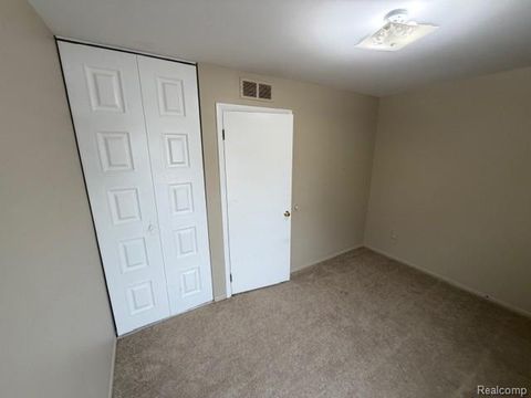 Tiny photo for 2802 Willow Court, Orion Charter Township, MI 48360 (MLS # 20251061389)