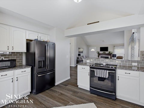Tiny photo for 4118 Aspen Cir Circle, Grand Blanc Charter Township, MI 48439 (MLS # 58050219619)