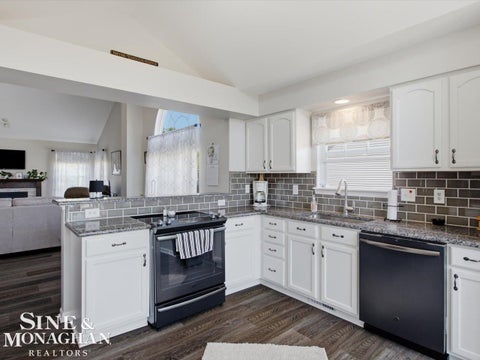Tiny photo for 4118 Aspen Cir Circle, Grand Blanc Charter Township, MI 48439 (MLS # 58050219619)