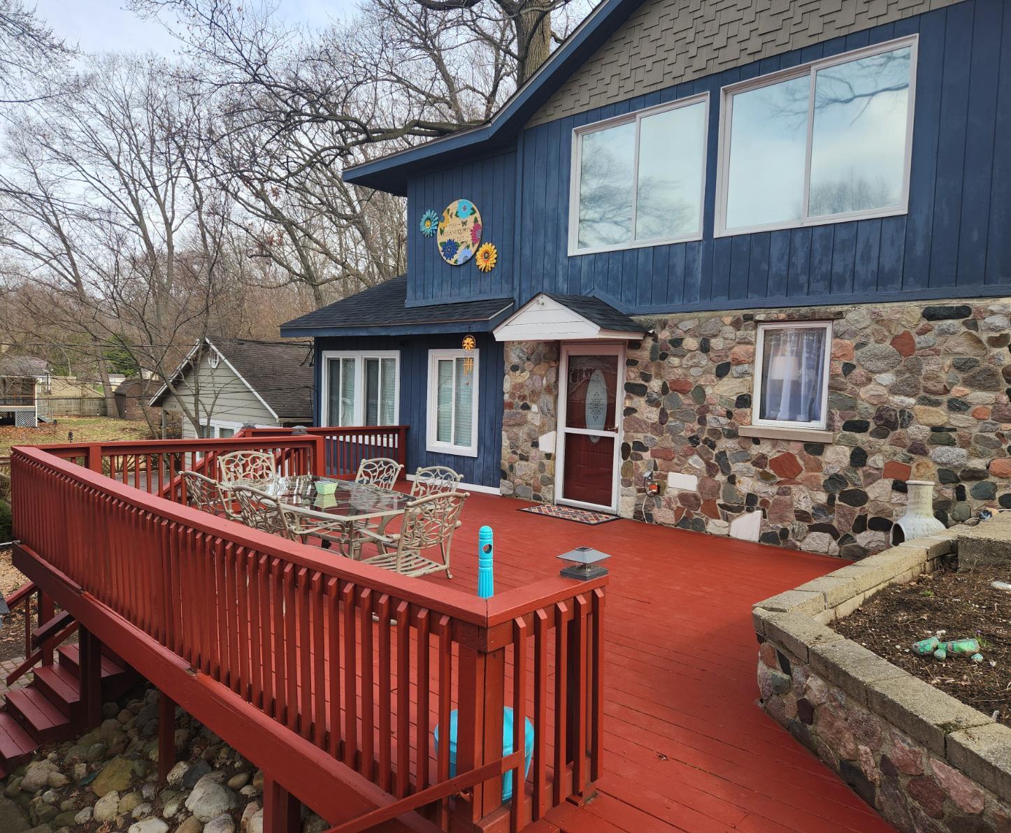 11230 Lakeshore Drive