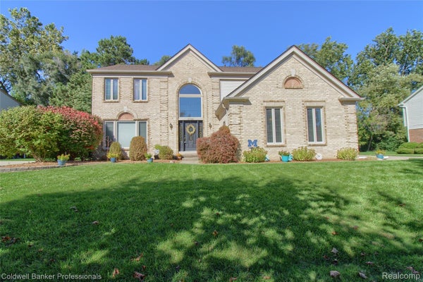 47166 GLENHURST DR, CANTON, MI 48187 - Image 27f1a80b6ba2aaedb2f63df3f8671a20/3457841999