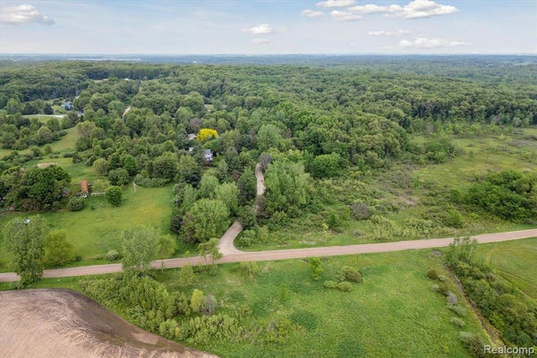 ROSE ST, PINCKNEY, MI 48169 - Image 27fd3ad8e2b5e7bd73d0aa307fbfb882/1698236153
