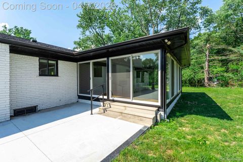 Tiny photo for 6284 Malvern Drive, Troy City, MI 48098 (MLS # 20261021774)