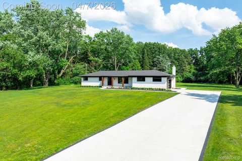 Tiny photo for 6284 Malvern Drive, Troy City, MI 48098 (MLS # 20261021774)