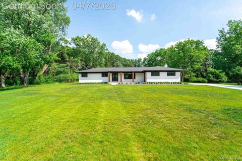 Tiny photo for 6284 Malvern Drive, Troy City, MI 48098 (MLS # 20261021774)
