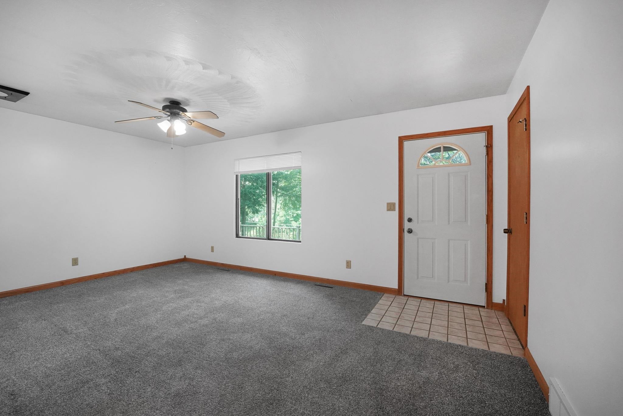 1392 Valley Drive