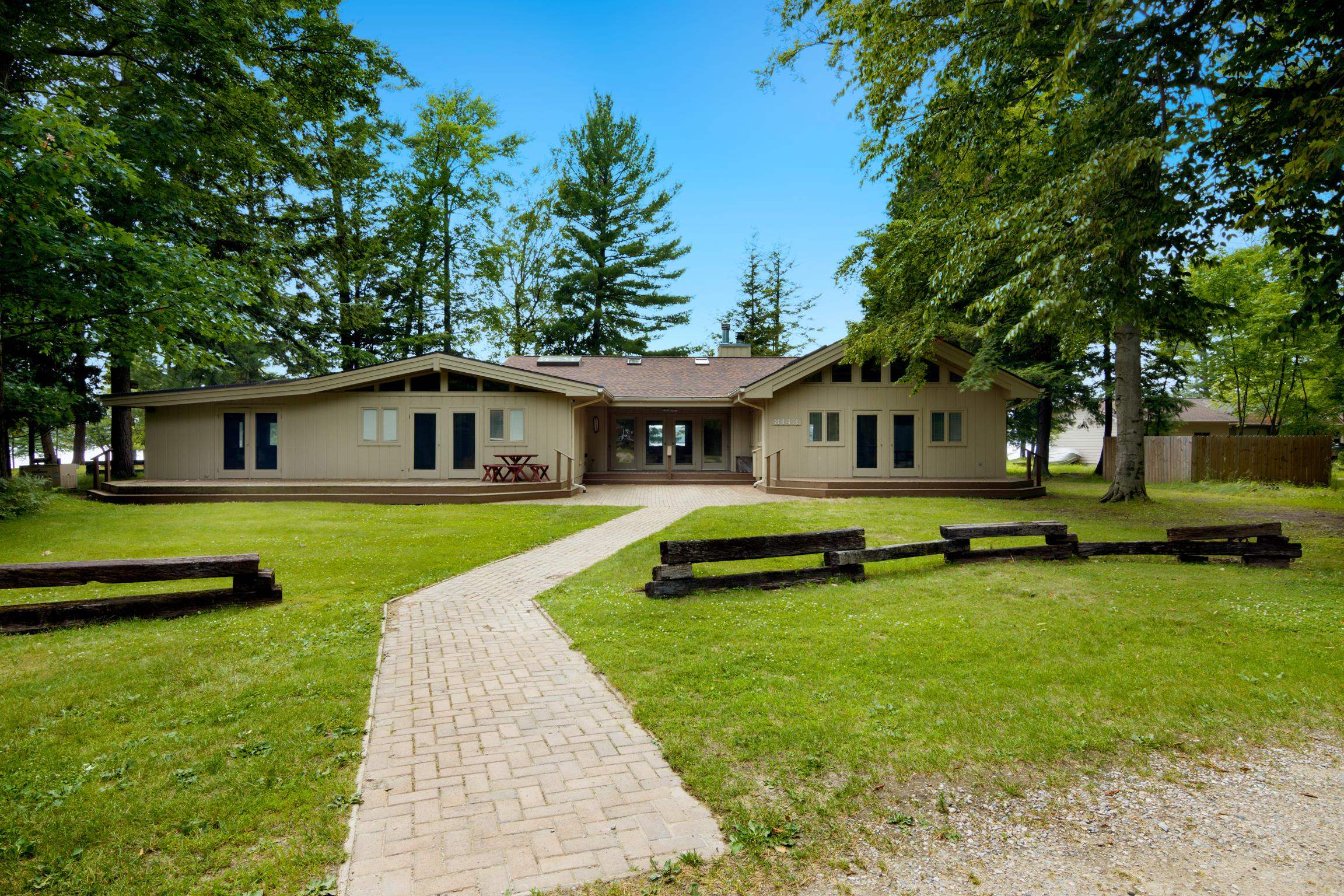 8143 Drake Lane