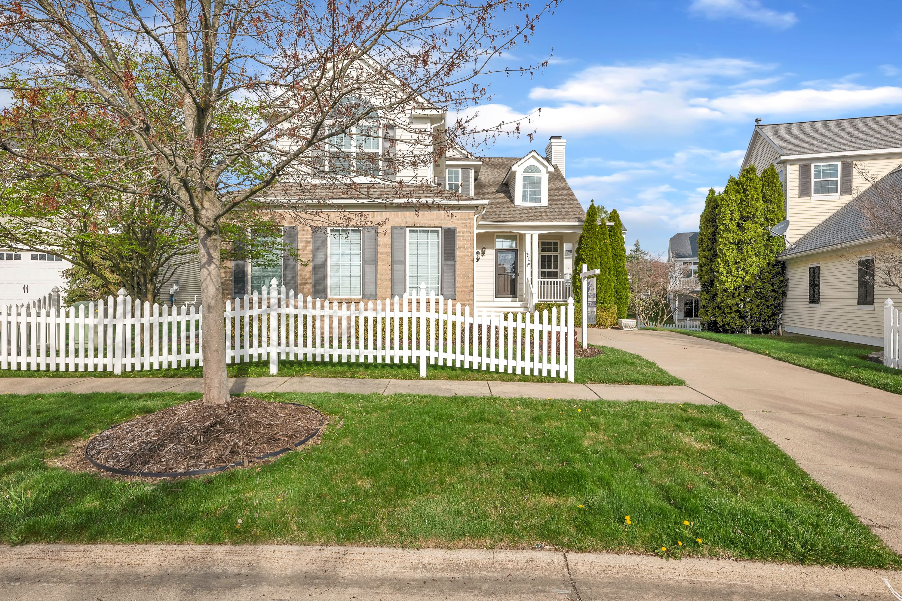 100 CHAMPLAIN Boulevard